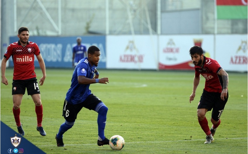 qarabag-neftchinin-rekordunu-tekrarladi