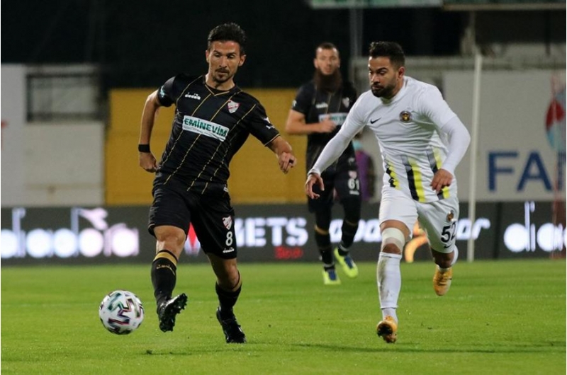 futbolchumuzun-komandasinda-koronavirus-shoku