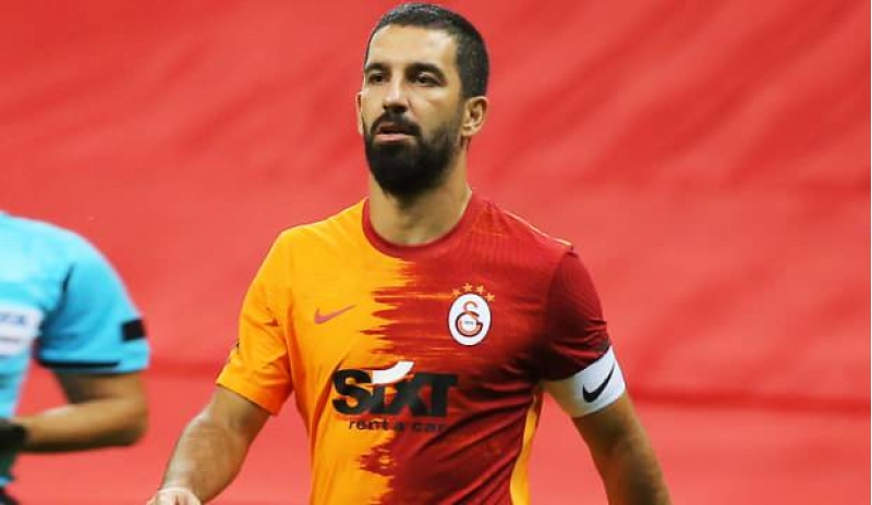 arda-turan-koronavirusa-yoluxdu