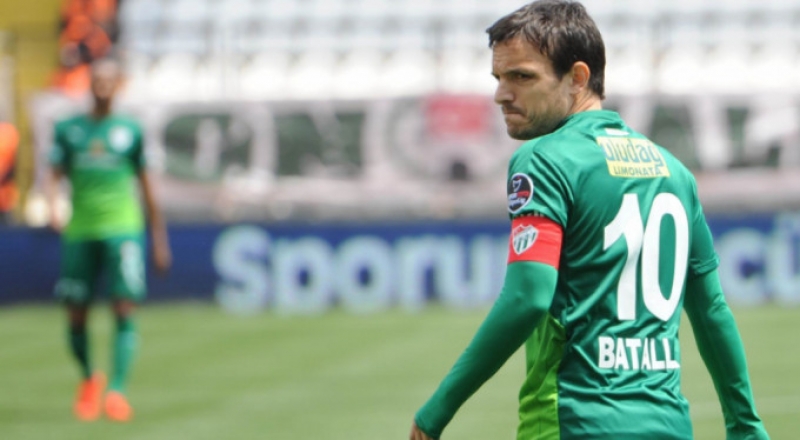 kapitana-heykel-qoyuldu