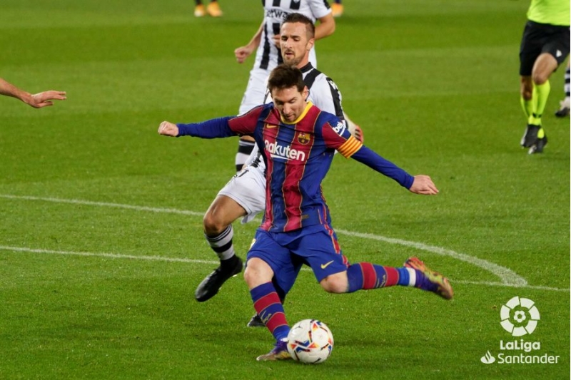 messi-10-ilin-en-yaxshi-oyun-qurucusu-hesab-edildi