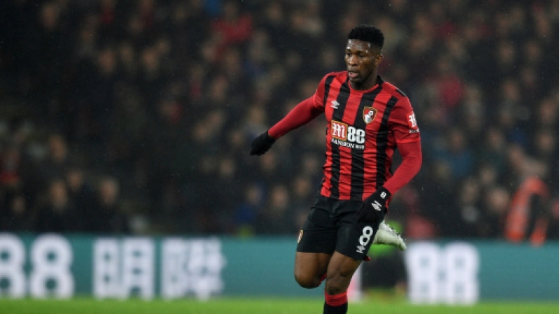 reqibini-dishlemekde-gunahlandirilan-futbolchu-sert-ceza-ala-biler