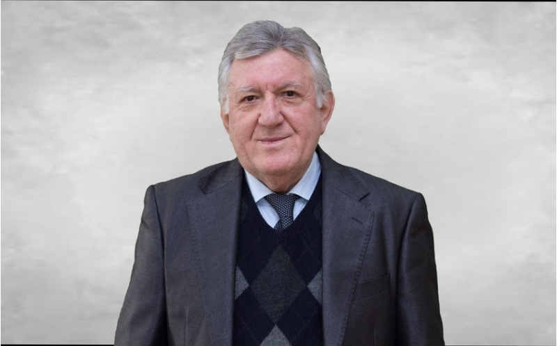 bakida-anadan-olmush-ermeni-futbolchu-olub