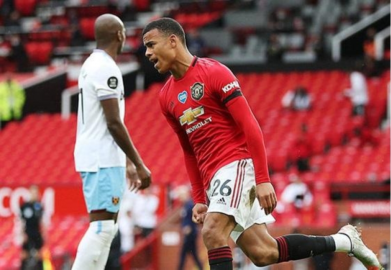 qirmizi-sheytanlarda-yeni-muqavile-3