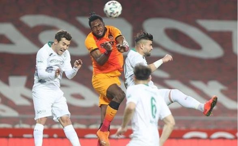 qalatasaray-evinde-meglub-oldu-mubarizeni-dayandirdi