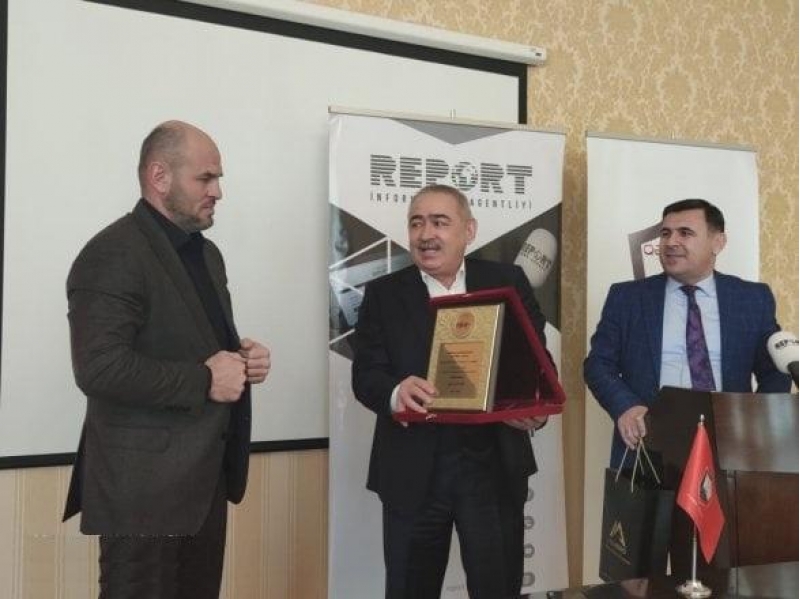 ilin-doyushken-idman-xadimi-ve-doyushken-meshqchisi-mukafatlandirildi