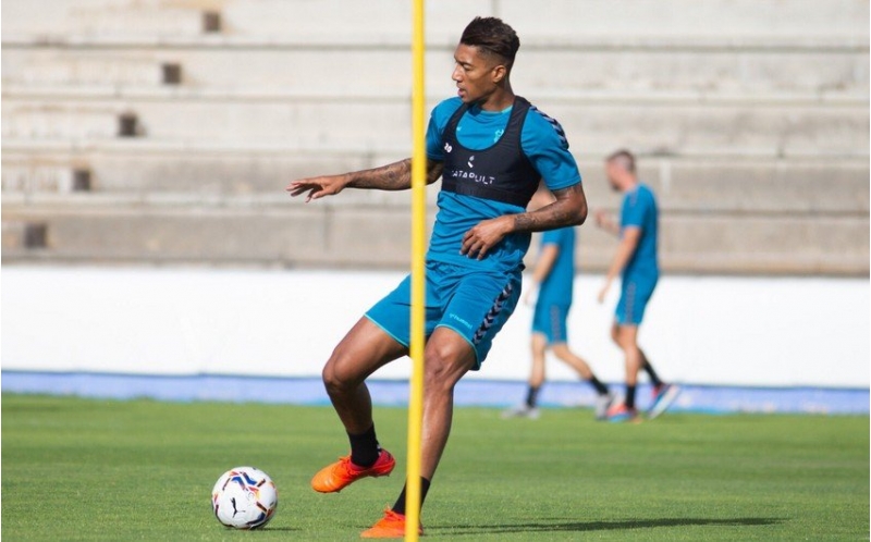 ispaniyali-azarkeshler-millimizin-futbolchusunu-hedefe-aldi