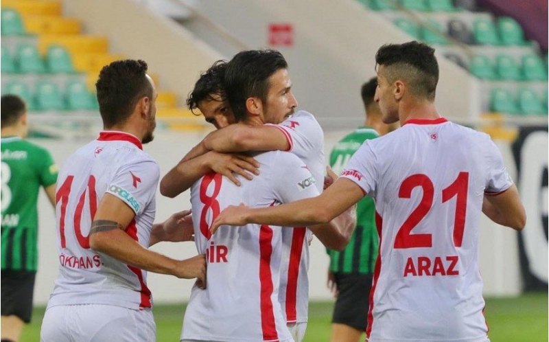 araz-abdullayevin-komandasina-transfer-qadagasi-qoyula-biler