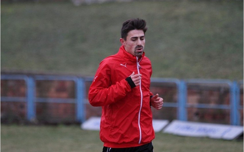 sebail-shimali-makedoniyali-futbolchu-ile-maraqlanir