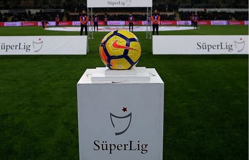 azarkeshler-tribunaya-qayidir