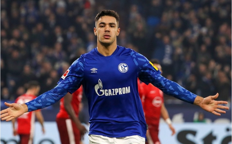 turkiye-millisinin-mudafiechisi-liverpula-kechdi