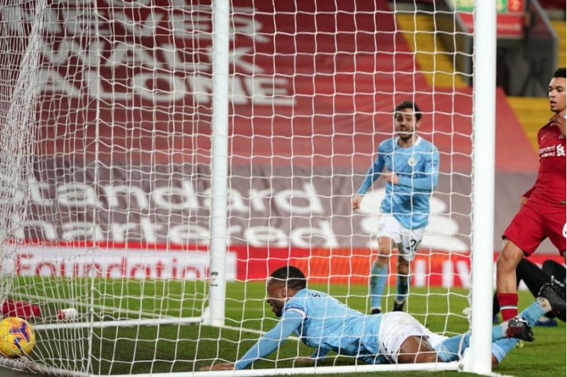 manchester-siti-liverpulu-meglub-etdi