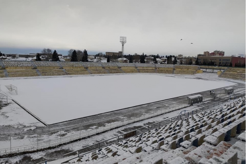 azerbaycan-chempionatinin-oyunlari-texire-salindi