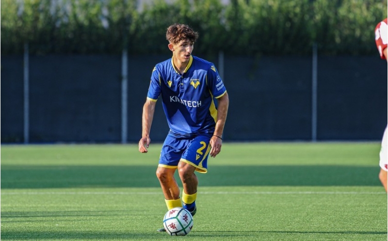 cereyan-vuran-futbolchu-komadan-ayildi