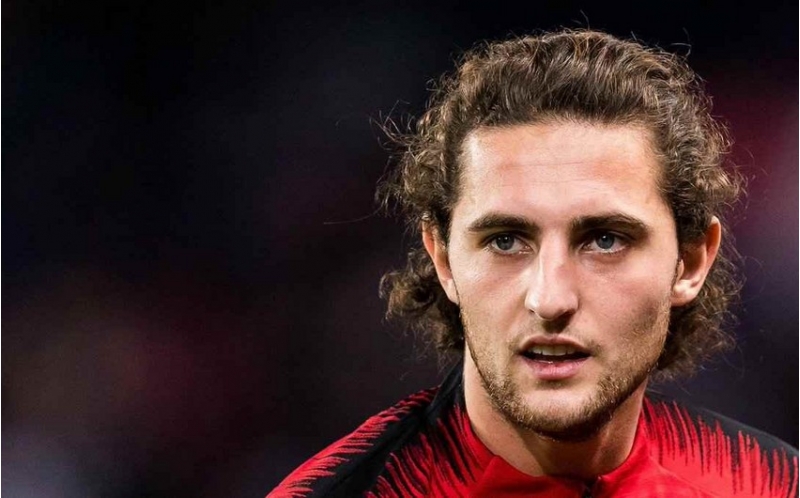 manchester-siti-ve-barselona-yuventusun-futbolchusunu-isteyir