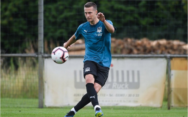 serbiyali-futbolchu-azerbaycanla-matchda-axmaq-qol-buraxdiq