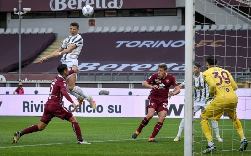 yuventus-derbide-xal-itirdi