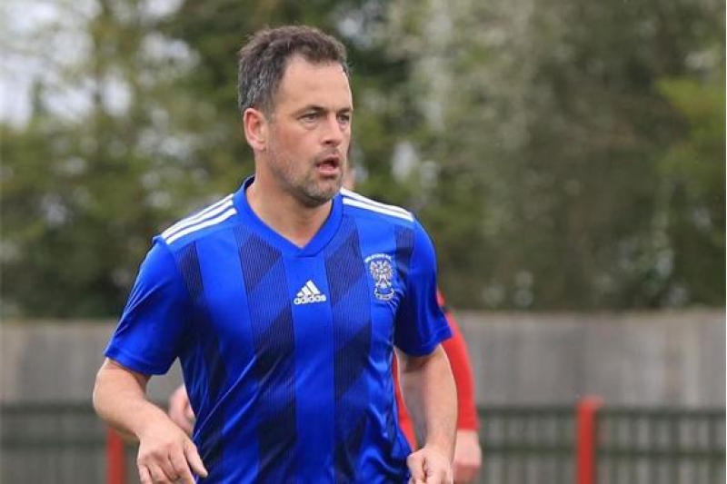 40-yashinda-futbola-qayitdi