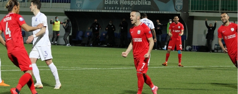 namiq-elesgerovdan-30-cu-qol