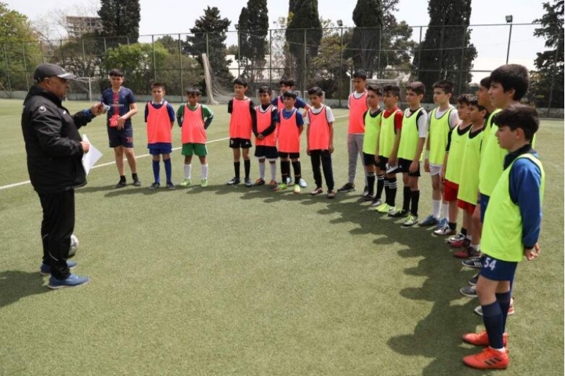 qarabagin-akademiyasina-besh-ushaq-sechildi