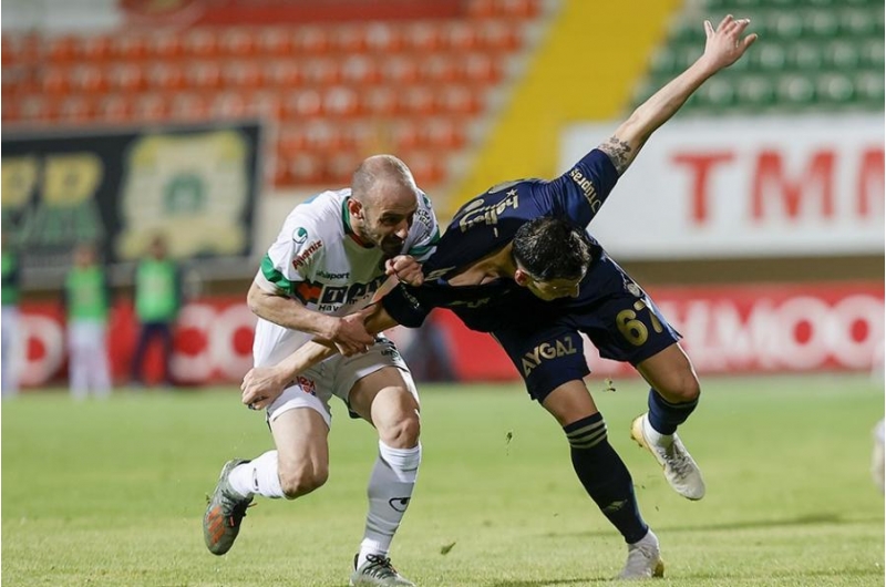 fenerbagcha-azarkeshlerini-meyus-etdi