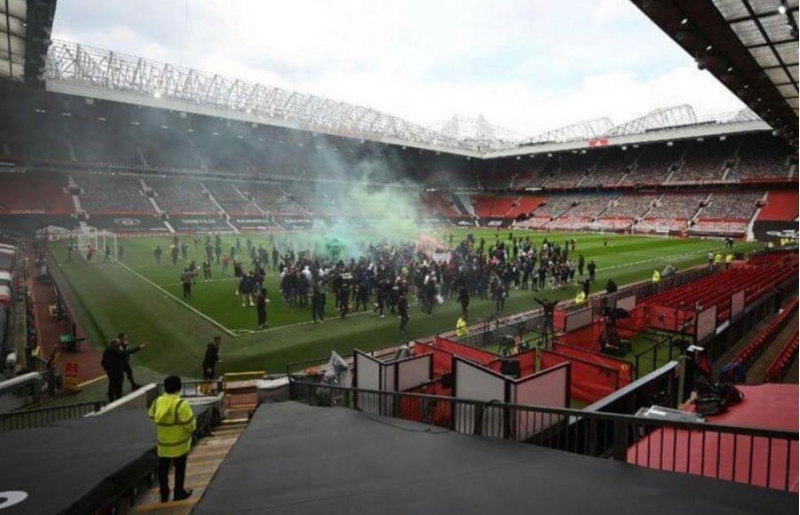 manchester-yunayted-liverpul-gorushu-bu-sebebden-texire-salindi