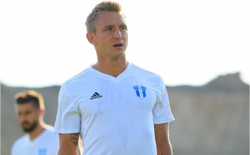 sabiq-futbolchusu-neftchi-ile-matchda-qarabaga-destek-oldu