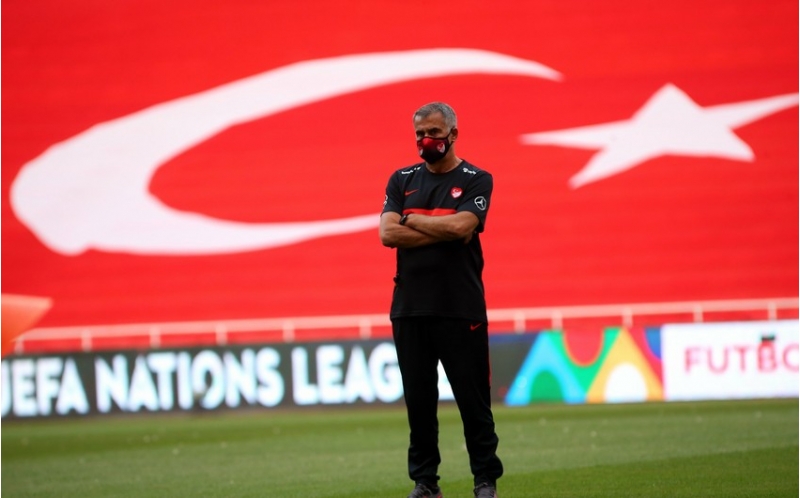 shenol-gunesh-azerbaycan-millisi-mudafie-anlayishi-ile-oynayan-komandadir