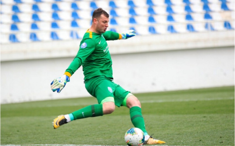 sabah-36-yashli-oyunchusu-ile-muqavileni-uzatdi