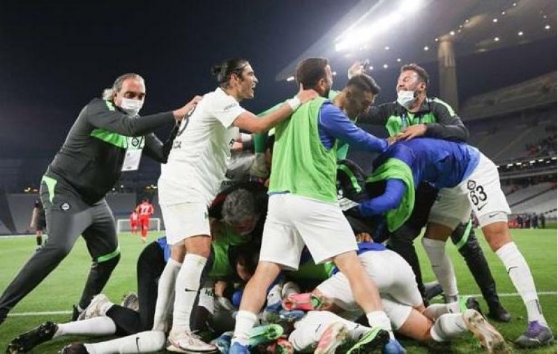 18-il-sonra-superliqaya-vesiqe-qazandilar