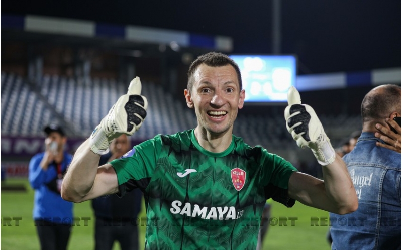 keshlenin-qapichisi-kimin-qalacagini-yalniz-bash-meshqchi-bilir