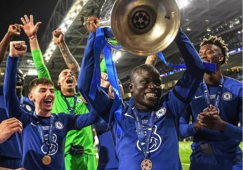 uefa-finalin-en-yaxshi-oyunchusunu-sechdi