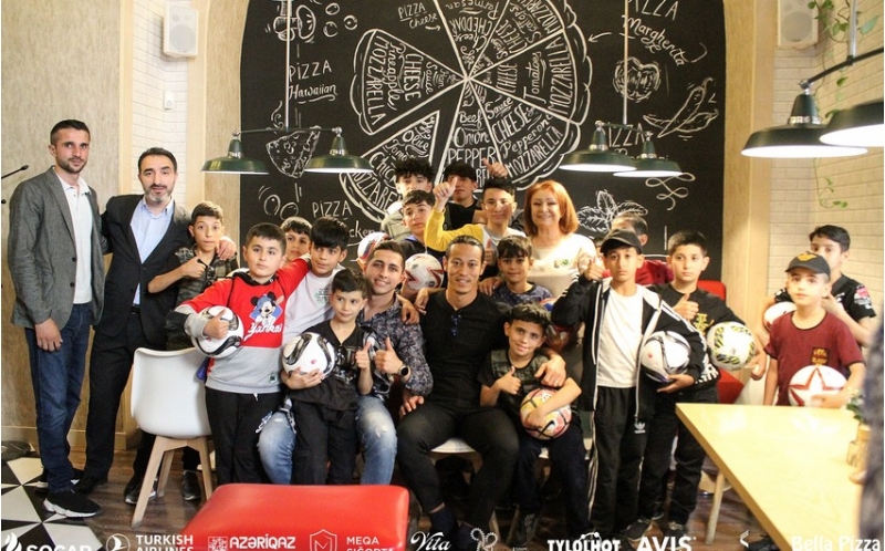 honda-ushaq-siginacaginin-sakinlerine-komputerler-hediyye-etdi