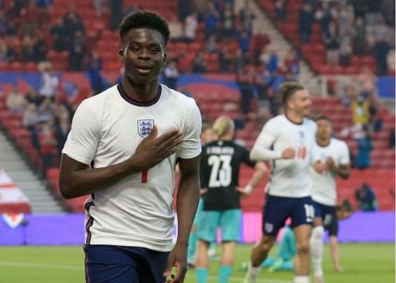 ingiltereye-1-qol-kifayet-etdi