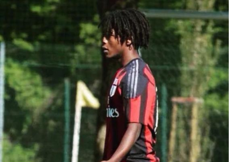 milanin-kechmish-futbolchusunun-sirli-olumu