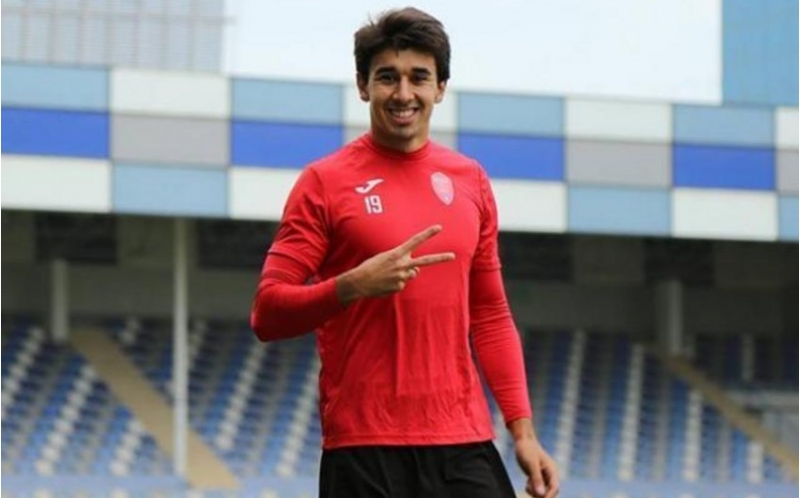 millimizin-futbolchusu-xalqimizi-qelebe-ile-sevindirmek-isteyirik