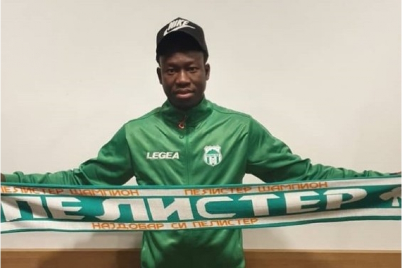 keshle-afrikali-futbolchu-ile-anlashdi