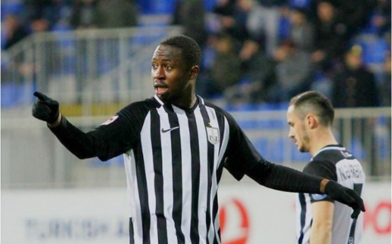 neftchi-seneqalli-mudafiechi-ile-muqavilenin-muddetini-uzatdi