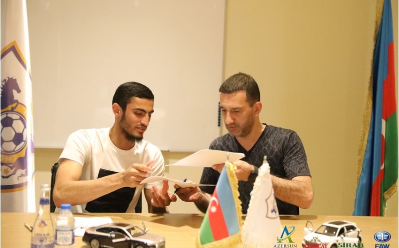 qarabag-daha-iki-futbolchu-ile-bagli-qerar-verdi
