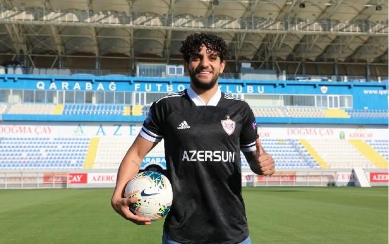 uefa-kadinin-qolunu-en-yaxshi-sechdi