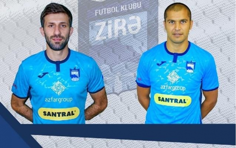 zire-iki-futbolchu-ile-vidalashdi