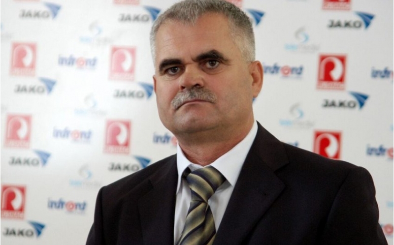 vefat-eden-tanish-meshqchi-kimdir