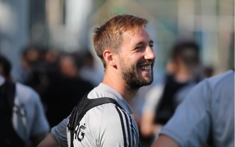 ozoboch-hedeflerini-achiqladi