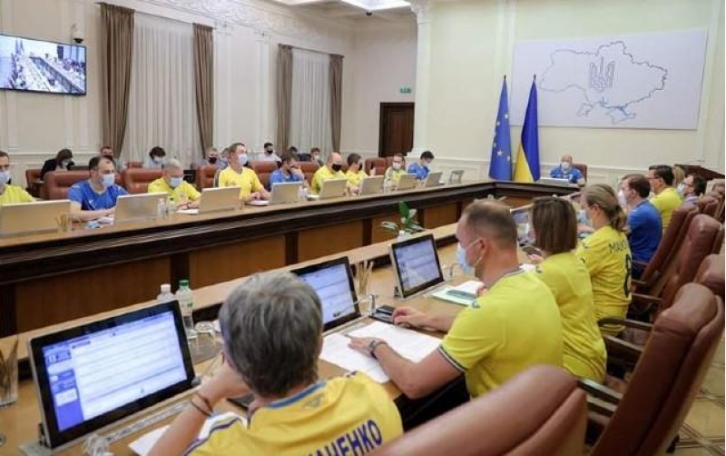 ukraynada-nazirler-iclasa-millinin-formasinda-qatildilar