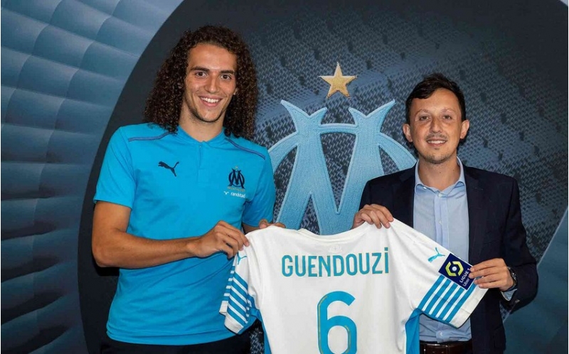 arsenaldan-ayrilan-futbolchu-fransa-klubuna-kechdi