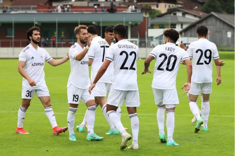 qarabagin-moik-uzerinde-qelebesi