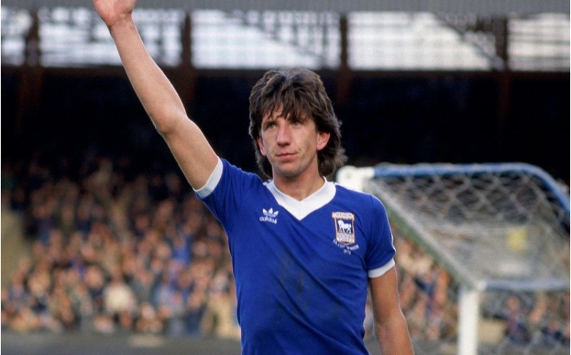 ingiltere-millisinin-uzvu-dunyasini-deyishdi