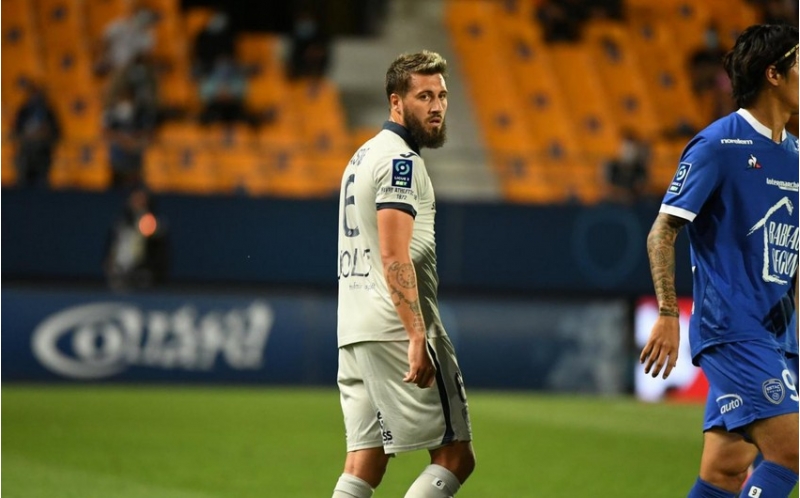 neftchi-fransali-futbolchu-transfer-edir