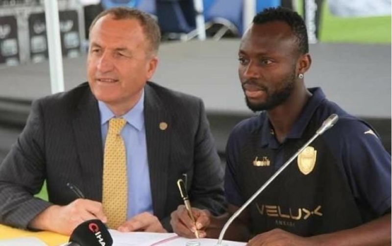 qarabagin-futbolchusu-resmen-turkiye-klubunda