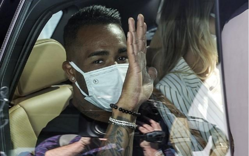 meshhur-futbolchu-beshiktasha-kechdi